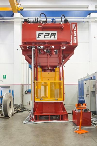 FPM HP1300/1000/800/600/400  / Ton da 1300 a 400 Pressa idraulica a 4 colonne